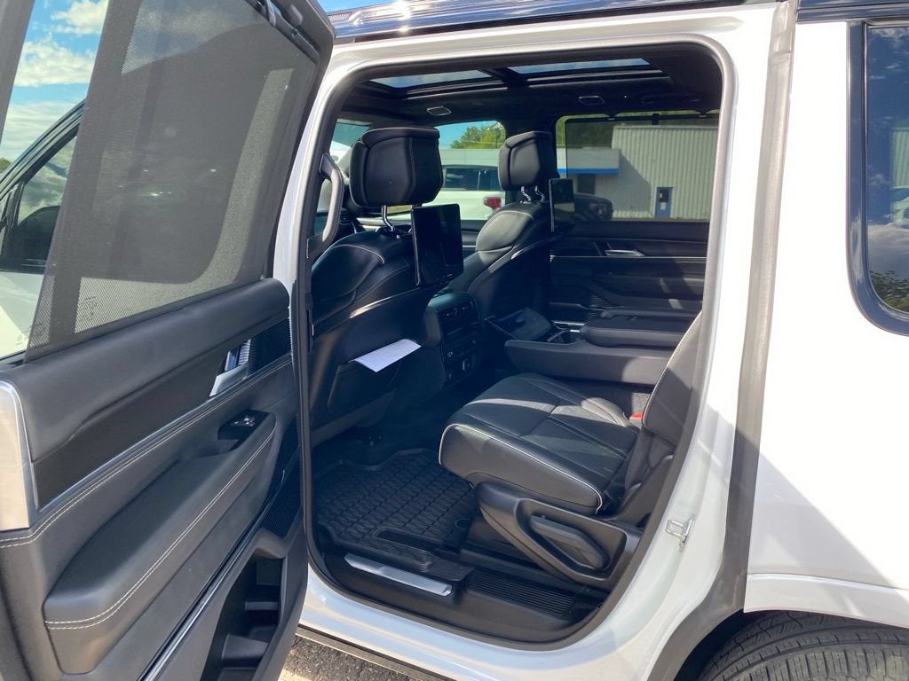 2024 Jeep Grand Wagoneer Series II Obsidian