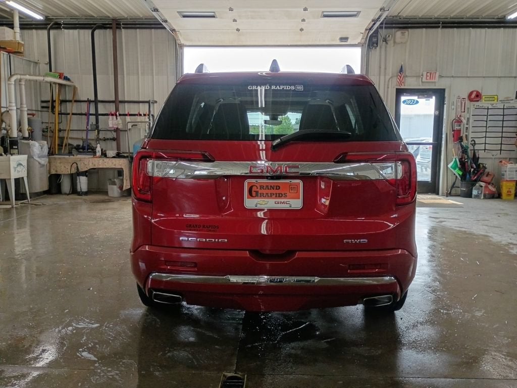 2023 GMC Acadia Denali