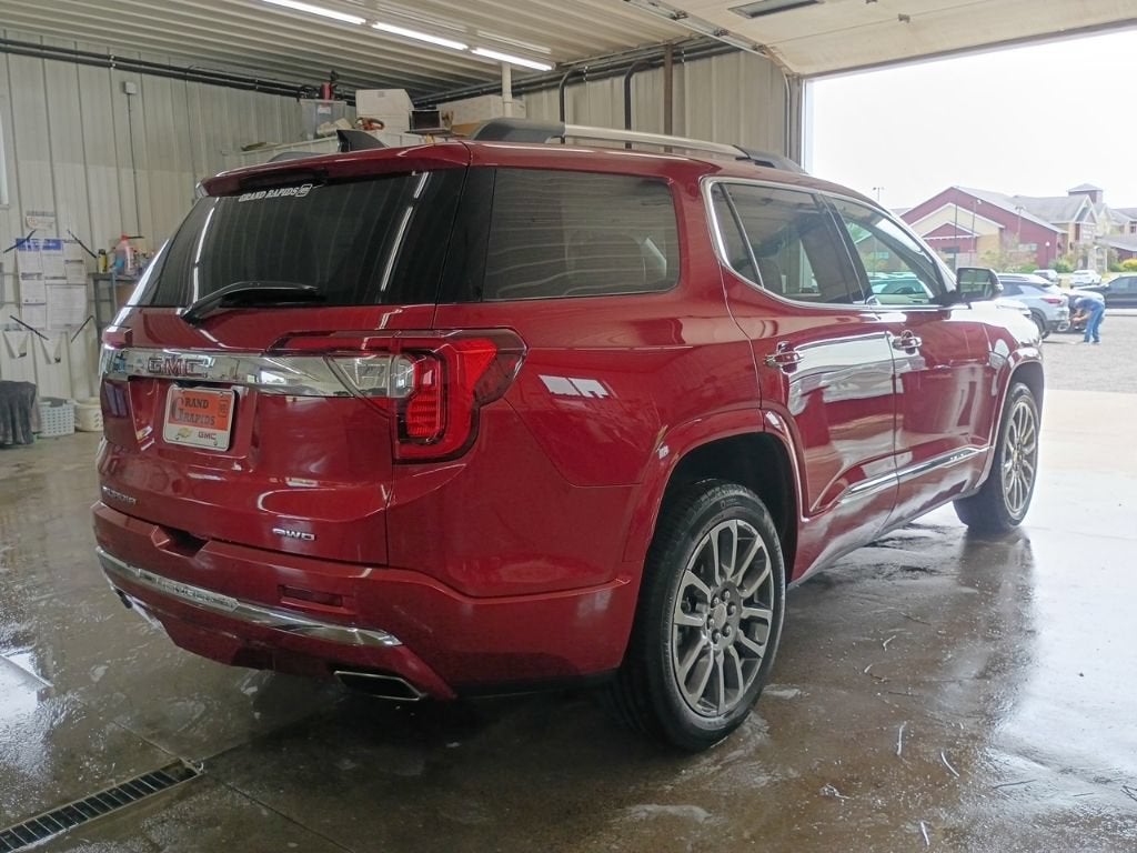 2023 GMC Acadia Denali