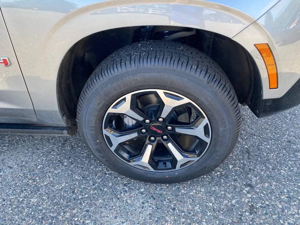 2025 GMC Yukon XL AT4