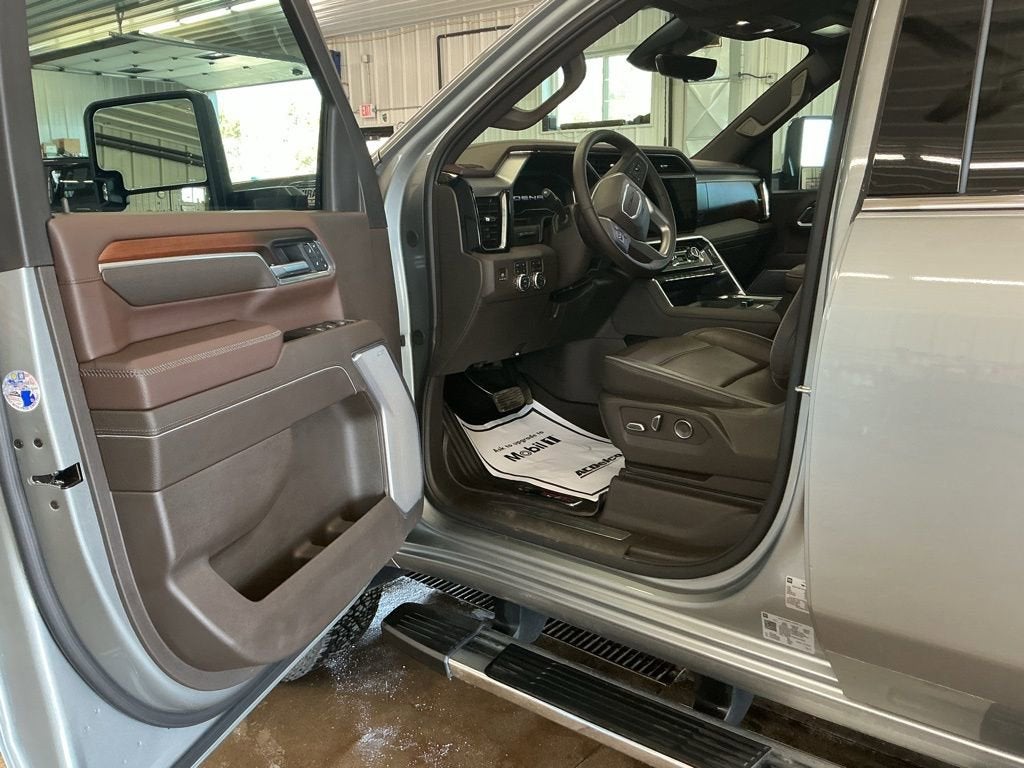 2025 GMC Sierra 3500 HD Denali