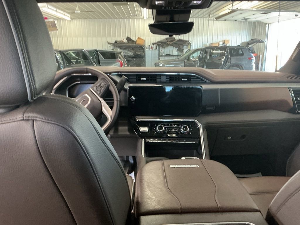 2025 GMC Sierra 3500 HD Denali