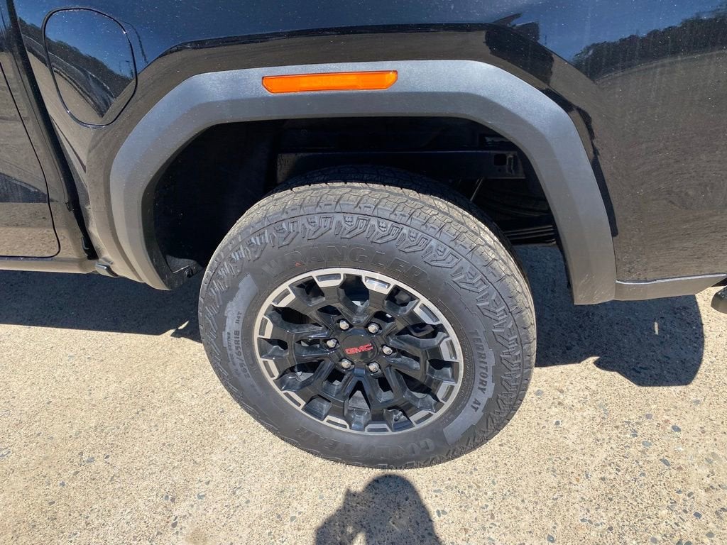 2026 GMC Canyon AT4 - Photo 15