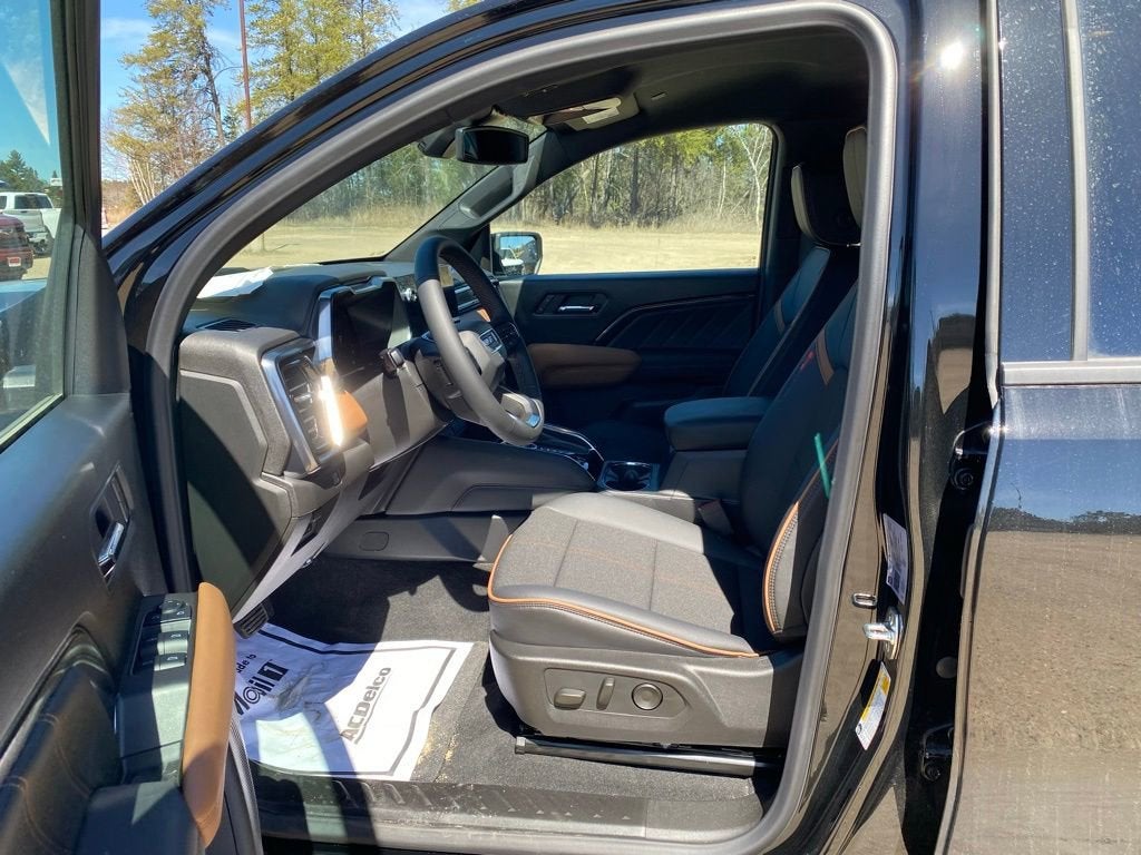 2026 GMC Canyon AT4 - Photo 17