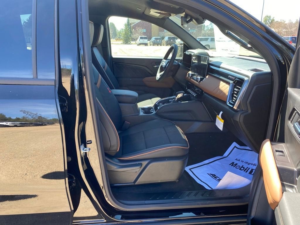 2026 GMC Canyon AT4 - Photo 8