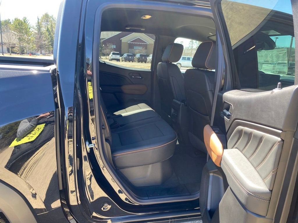 2026 GMC Canyon AT4 - Photo 9