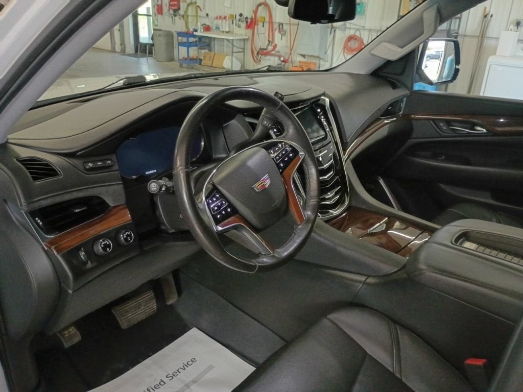 2018 Cadillac Escalade ESV Luxury