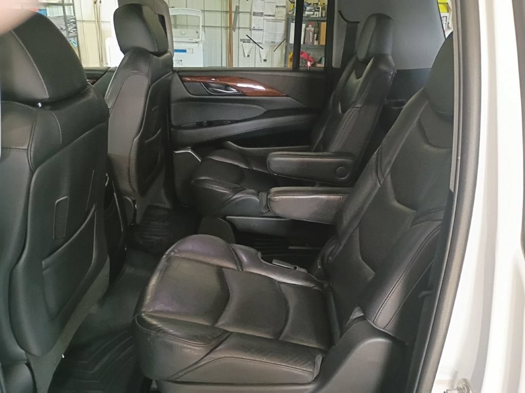 2018 Cadillac Escalade ESV Luxury