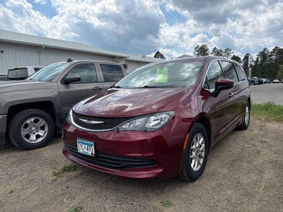 2020 Chrysler Voyager LX