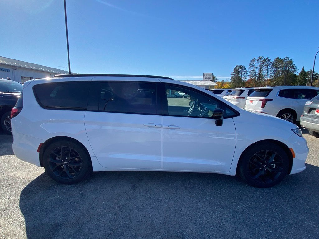 2025 Chrysler Pacifica Limited