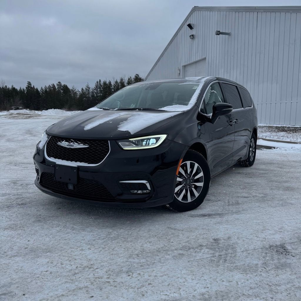 2024 Chrysler Pacifica Hybrid Select