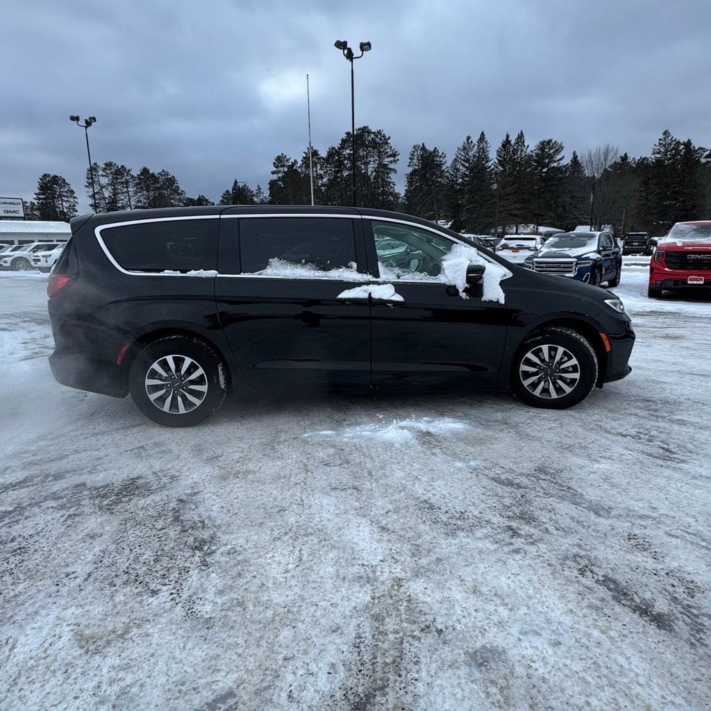 2024 Chrysler Pacifica Hybrid Select