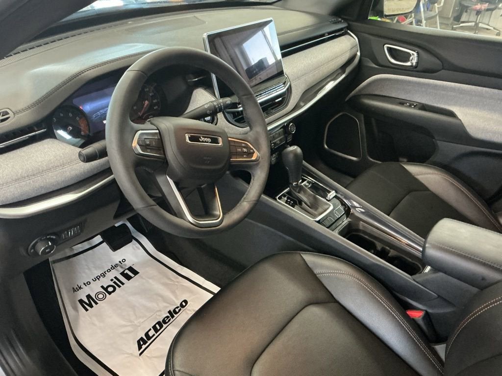 2023 Jeep Compass Latitude Lux