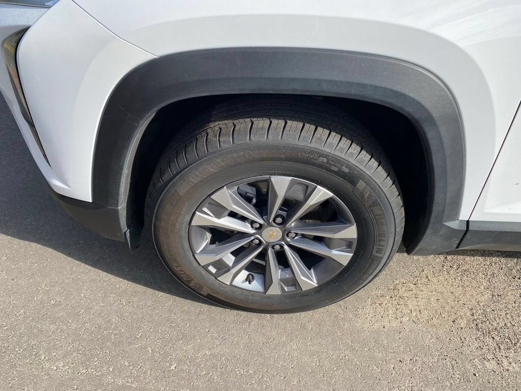 Used 2025 Chevrolet Equinox LT with VIN 3GNAXPEG0SL317577 for sale in Grand Rapids, Minnesota
