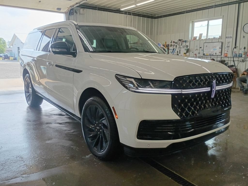 2025 Lincoln Navigator L Black Label