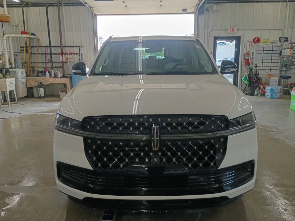 2025 Lincoln Navigator L Black Label
