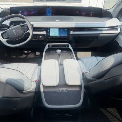 2025 Lincoln Navigator L Black Label