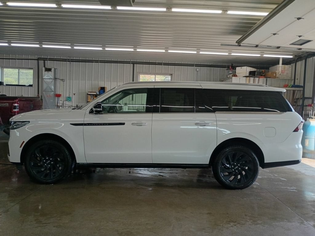 2025 Lincoln Navigator L Black Label