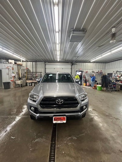2016 Toyota Tacoma SR