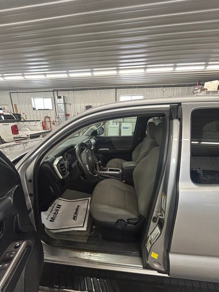 2016 Toyota Tacoma SR