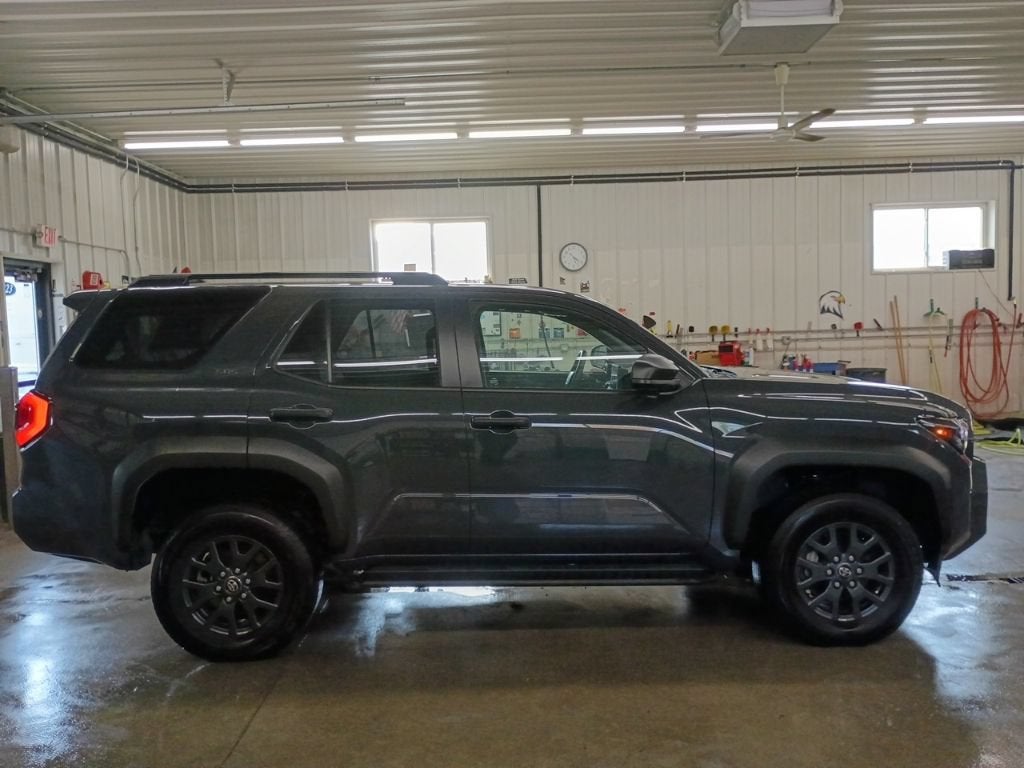 2025 Toyota 4Runner SR5