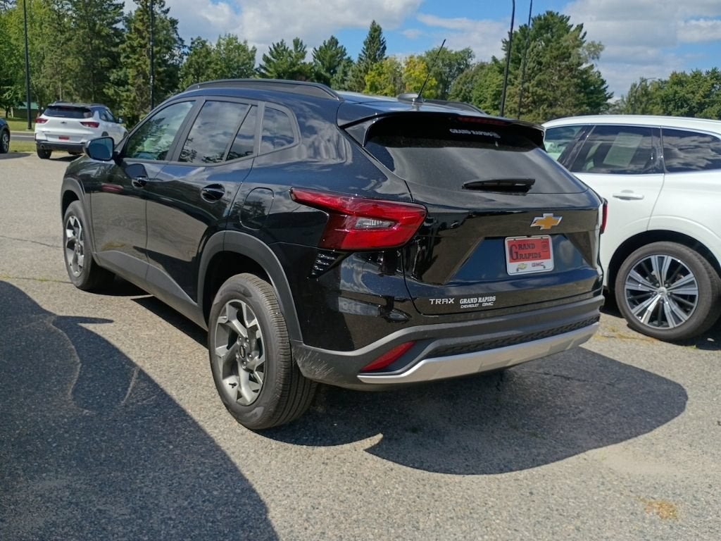 Used 2025 Chevrolet Trax LT with VIN KL77LHEP5SC225863 for sale in Grand Rapids, Minnesota