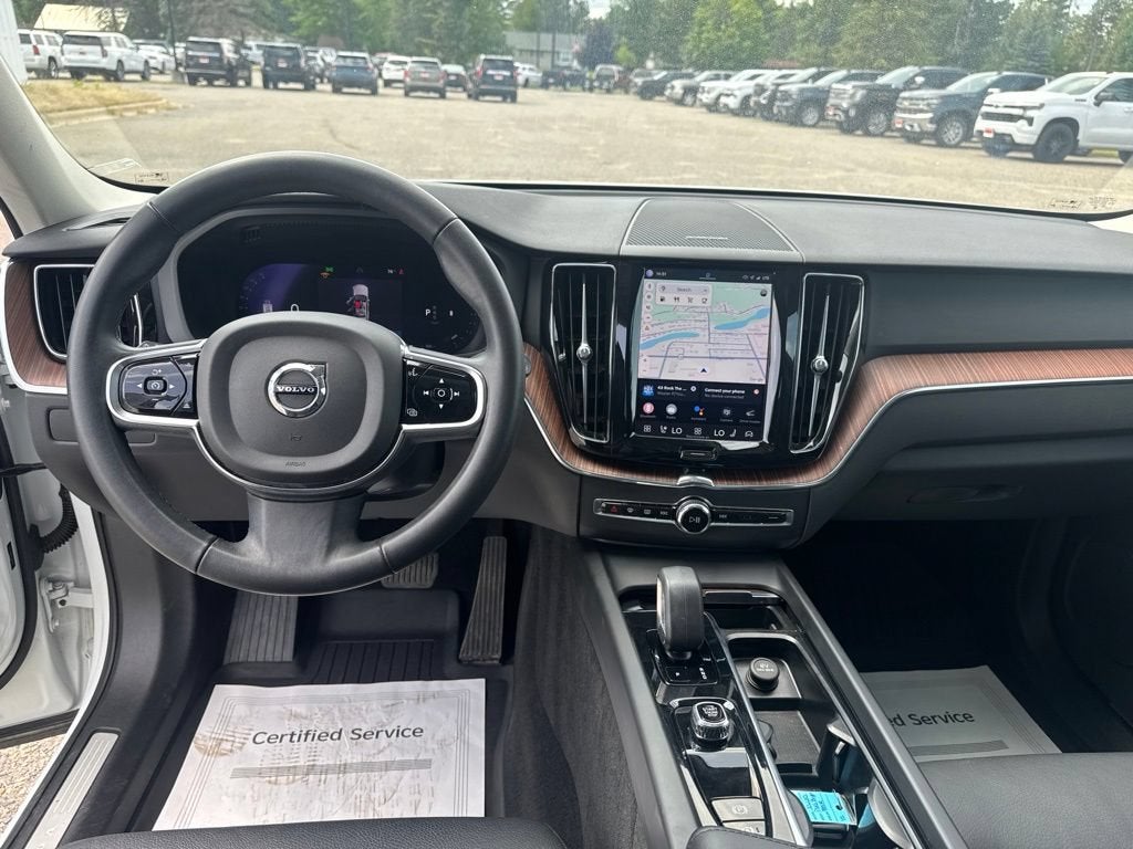 2023 Volvo XC60 Plus Bright Theme